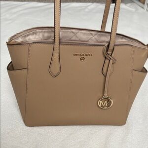 Michael Kors Medium Marilyn Saffiano Leather Tote Bag in color Camel